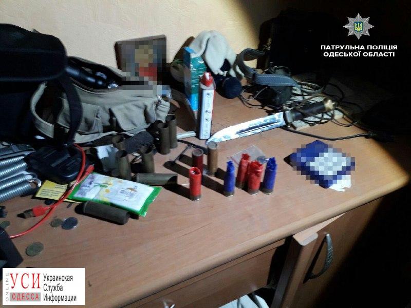 В Одессе слышали выстрелы в жилом доме: на месте задержали мужчину с арсеналом оружия (фото) «фото»