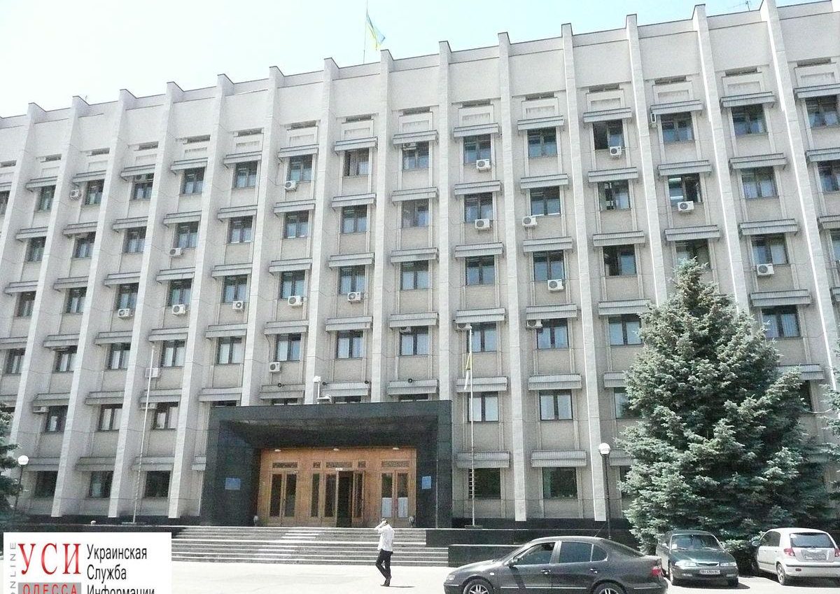 У чиновников Одесской ОГА и областного совета всего две старые иномарки «фото»