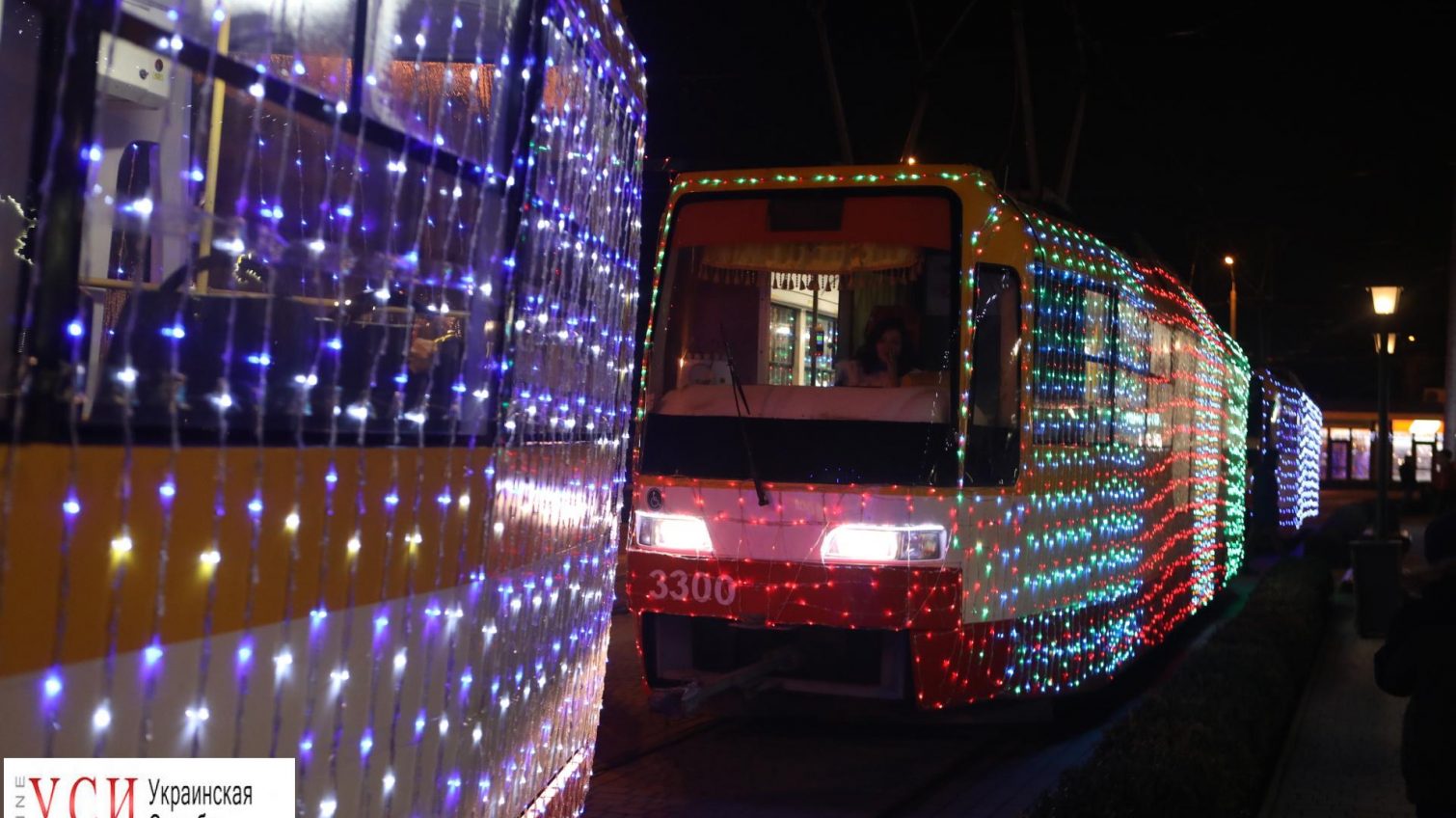 Парад рождественских трамваев проехался по Одессе (фоторепортаж) «фото»