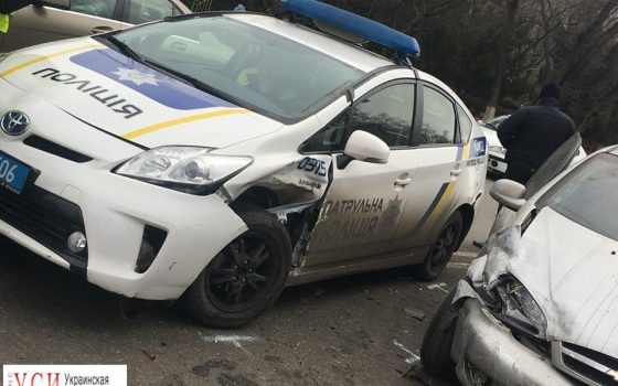 На Фонтане полицейские попали в ДТП при пересечении двойной сплошной (фото) ОБНОВЛЕНО «фото»