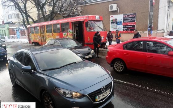 ДТП на Фонтане остановило движение трамваев (фото) «фото»