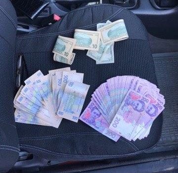 На границе задержали одесских таможенника и пограничника на взятке (фото) «фото»