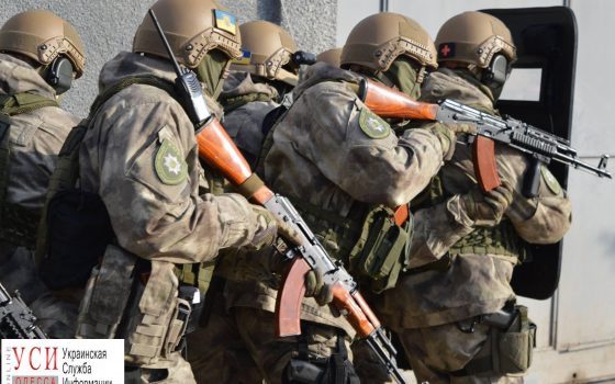 Подробности полицейских учений: тренировались задерживать вооруженных разбойников и освобождать заложников (фото) «фото»