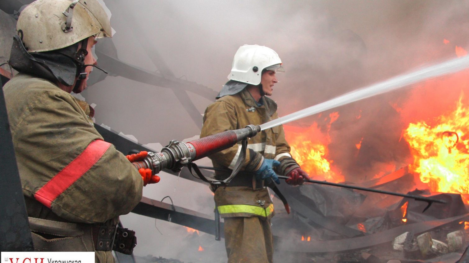 На окраине Одессы масштабный пожар: горят склады с маслом «фото»