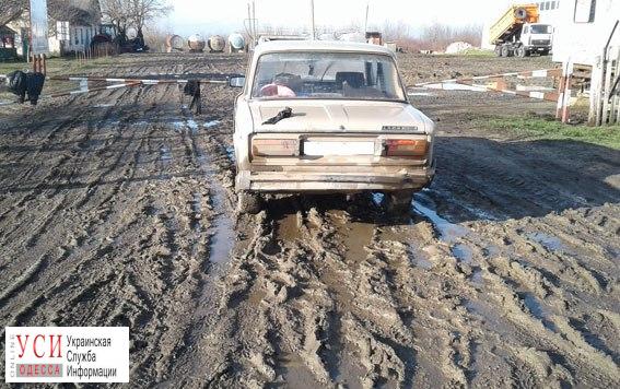 Пьяный житель Одесской области угнал автомобиль односельчанина и врезался на нем в остановку (фото) «фото»