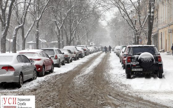 В Одессе остановилось несколько трамваев и троллейбусов из-за непогоды «фото»