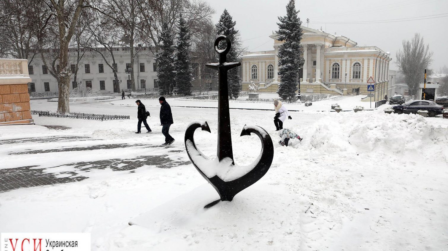 В Одессу пришла зима: как преобразился город в снегопад (фоторепортаж) «фото»