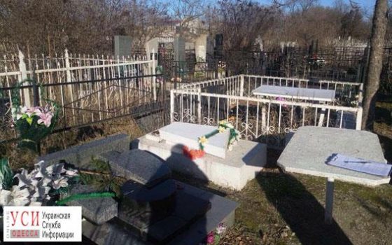 Вандалы повредили надгробия на кладбище (фото) «фото»