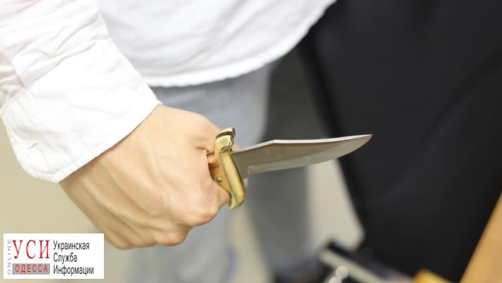 В Арцизе мужчина обокрал магазин, угрожая продавщице ножом «фото»