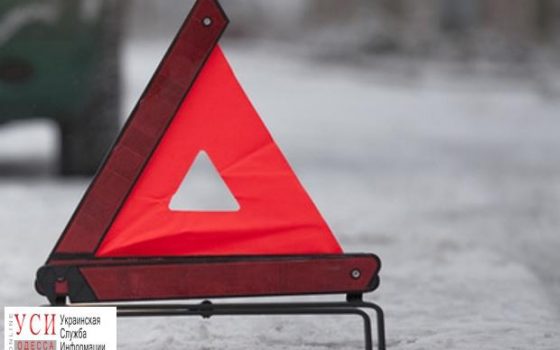 На Таирова машина врезалась в автосалон «фото»