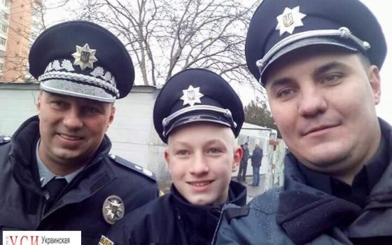 Парень из Одесской области собрал коллекцию из 1 000 селфи с патрульными (фото) «фото»