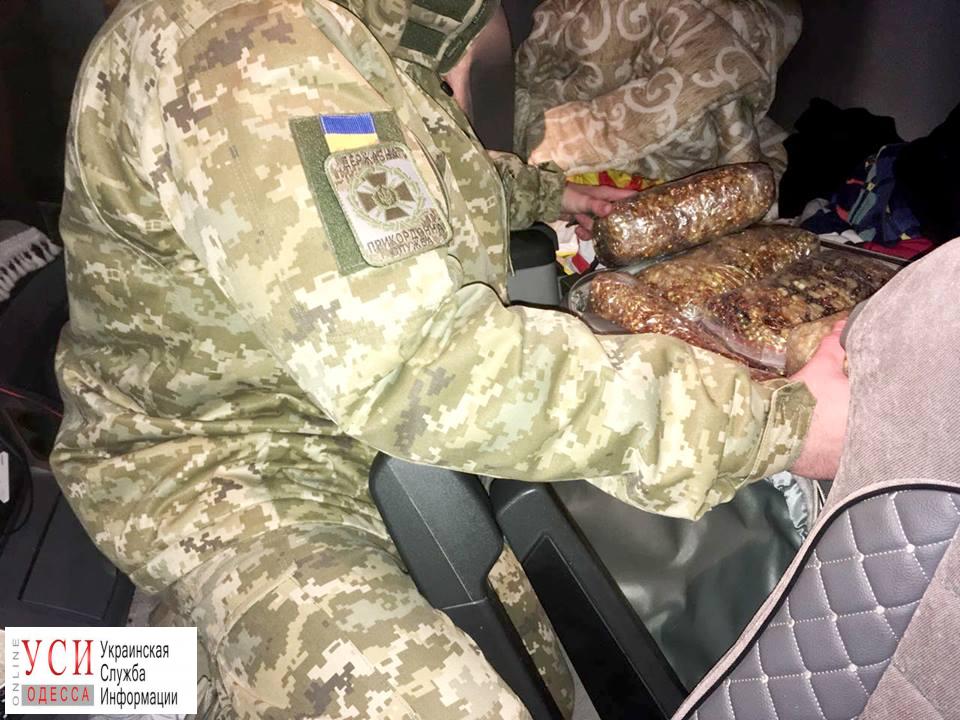 В Турцию пытались вывезти янтарь из Одесской области: там его можно продать за десятки тысяч долларов (фото) «фото»
