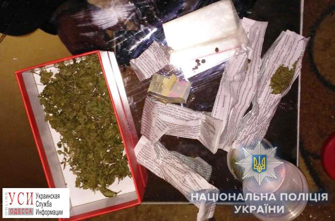 У жителя Болграда нашли пистолет, боеприпасы и наркотики (фото) «фото»