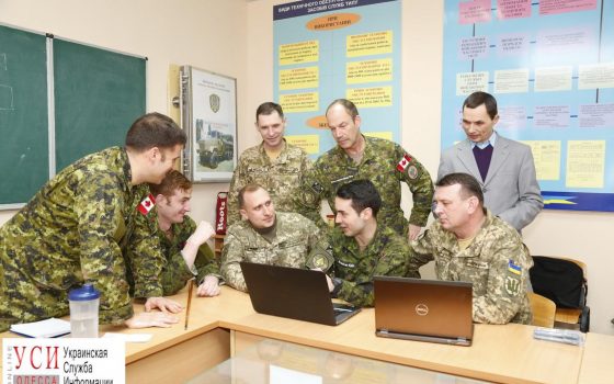 Канадские инструкторы учат курсантов-тыловиков Одесской военной академии правилам логистики НАТО (фото) «фото»