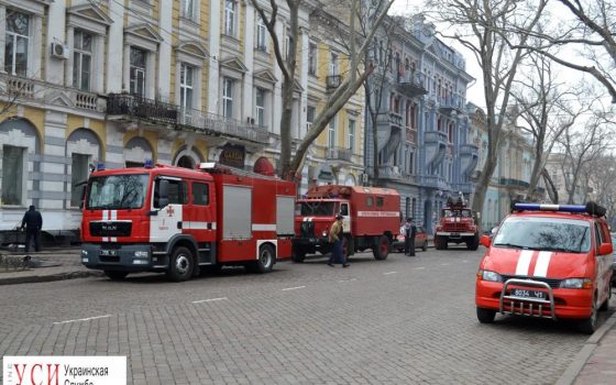Утром сгорело кафе на Дерибасовской (фото) «фото»