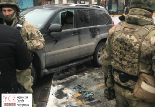 В центре Одессы силовики проводят спецоперацию «фото»