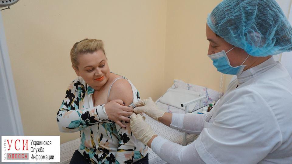 Готовимся к дифтерии: в областной администрации открылся пункт бесплатной вакцинации, Степанов требует выслать в область хоть немного сыворотки «фото»