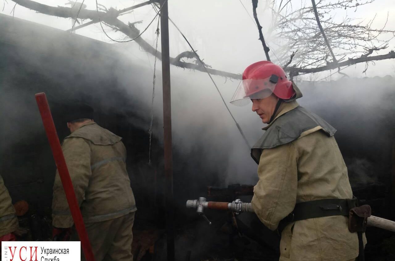 Пожарные в Рени потушил горящий сарай и не дали огню перекинуться на соседний дом (фото) «фото»