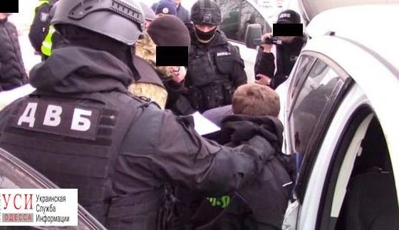 Полиция раскрыла сеть вооруженных наркодилеров, действовавшую в Одесской области (фото) «фото»