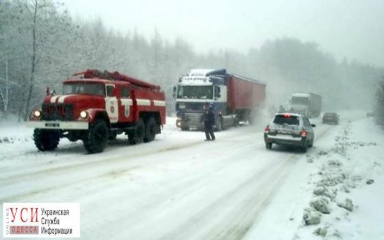 Непогода в Одесской области: спасатели доставляли хлеб в отдаленные села «фото»