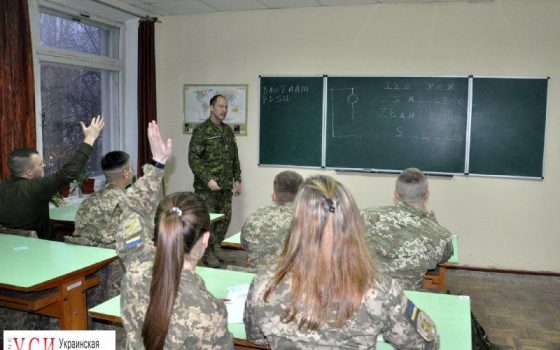 Канадские инструкторы обучают одесских морпехов иностранным языкам (фото) «фото»