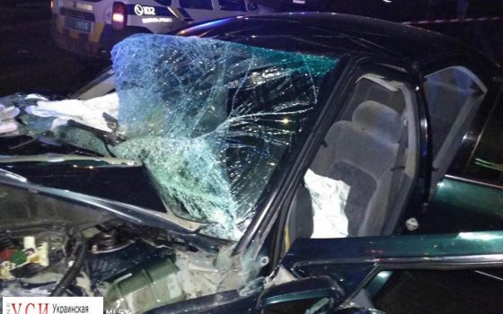 Смертельное ДТП в Одессе: иномарка сбила двух пешеходов и влетела в столб (фото) «фото»