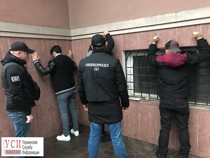 Иностранец по почте через ЕС поставлял в Одессу наркотики (фото) «фото»