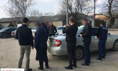 Чиновник «Облэнерго» за взятку разрешил повесить рекламу на электроопорах (фото) «фото»