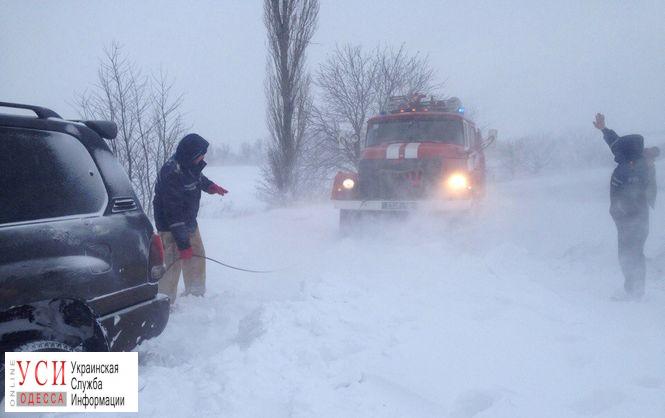 В Одесской области обесточено 25 населенных пунктов, а в снежные заносы попало 95 машин «фото»