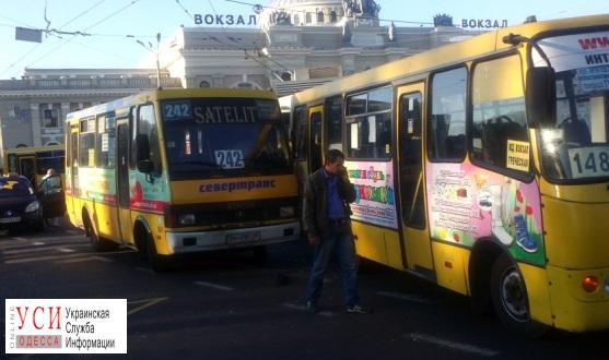 Из-за ремонта теплотрассы на Канатной изменились маршруты автобусов и троллейбусов «фото»