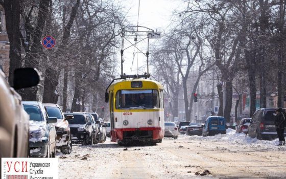 Патрульные обещают эвакуировать машины, которые мешают проезду трамваев «фото»