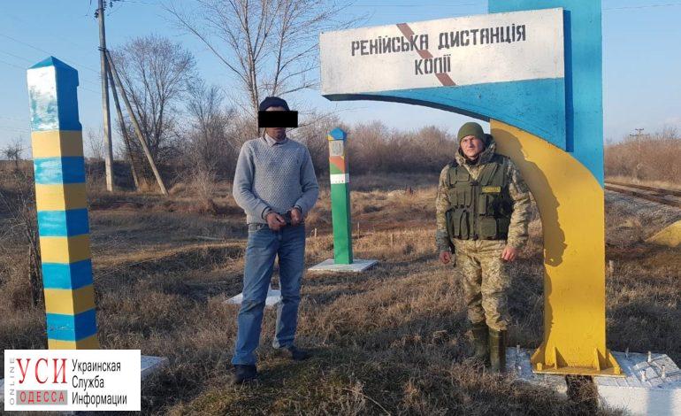 Пограничники в Одесской области задержали иностранца, незаконно перешедшего границу по железной дороге (фото) «фото»