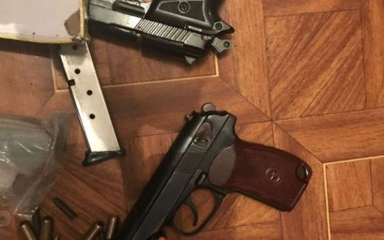 У жителя Белгорода-Днестровского нашли оружие и наркотики (фото) «фото»