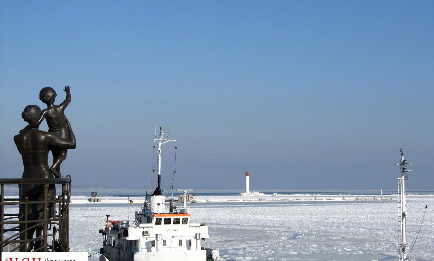Из-за непогоды Одесские порты закрыли для судов «фото»