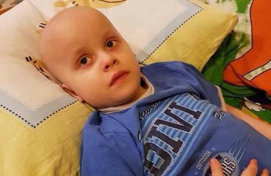 Волонтеры собирают деньги на лечение одесситки и ее маленького сына: у обоих онкология (фото) «фото»