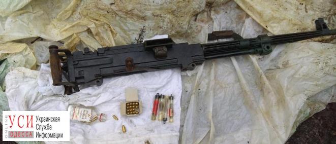 В Одессе у иностранцев — членов ОПГ нашли пулемет, автомат, пистолеты, тротил и гранаты (фото) «фото»