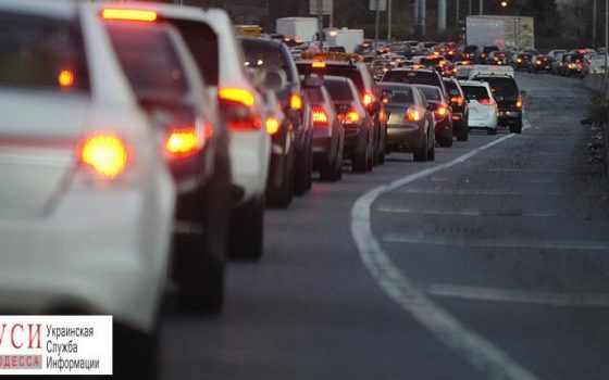 Обычная пятница: Одесса застыла в пробках и “тянучках” «фото»