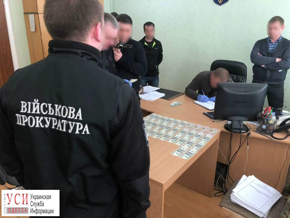 Одесскому зампрокурора глава села предложил взятку в 5 тысяч долларов (фото) «фото»