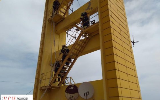 В высотной диспетчерской Одесского порта тушили учебный пожар (фото) «фото»