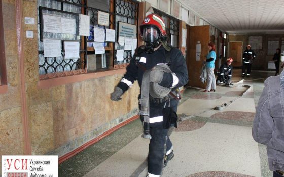 Учения спасателей: в Черноморске тушили “пожар” (фото) «фото»