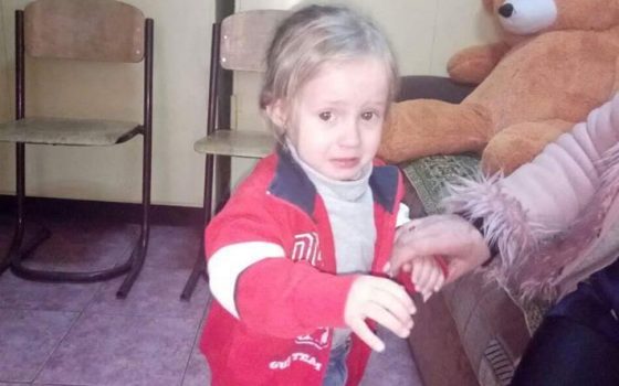 На Черемушках нашли двухлетнюю девочку: ищут ее родственников (фото) «фото»