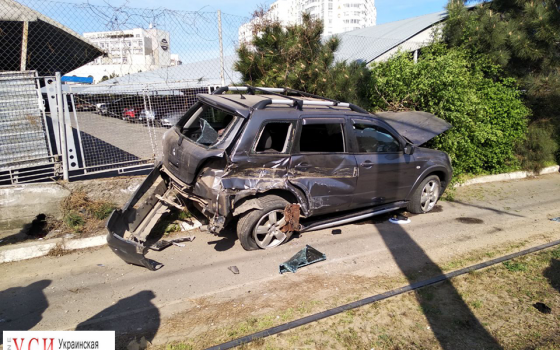 ДТП у Вузовского: парализовано движение трамваев, а водителя авто увезла скорая (фото) «фото»