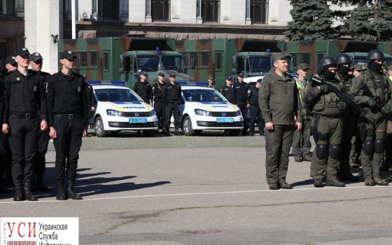 На Куликовом поле ко 2-му мая провели смотр правоохранителей и бронетехники (фото) «фото»