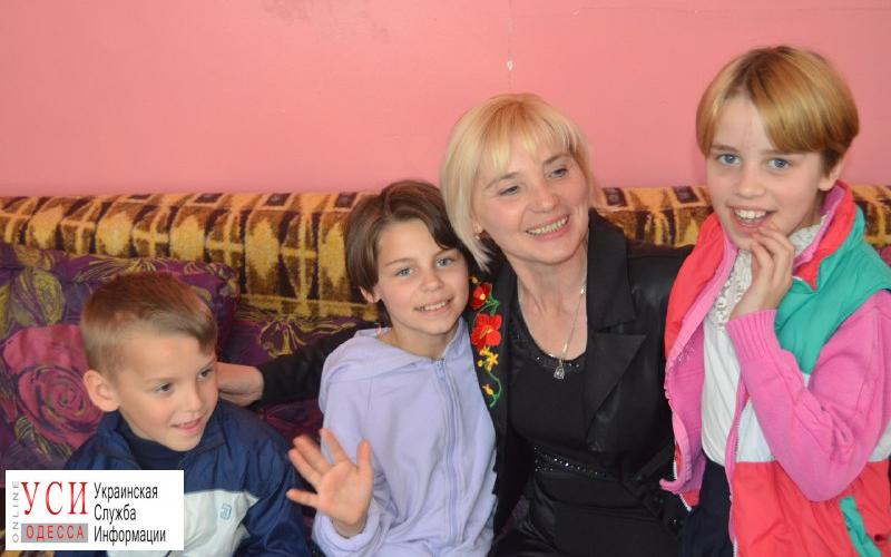 Троих детей в Одесской области определили в новую семью «фото»