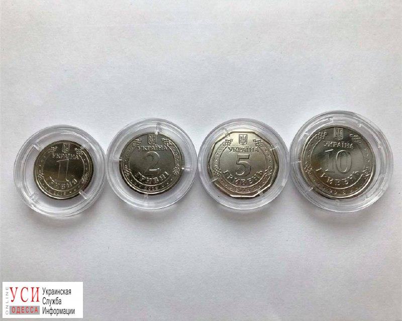 Нацбанк ввел в обращение новые монеты 1 и 2 гривны: мелкие купюры больше не печатают «фото»
