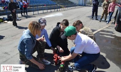 Одесские спасатели учили школьников, как тушить пожар (фото) «фото»