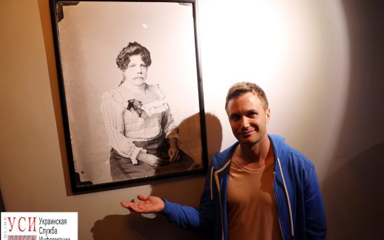 Усатая женщина или усач в платье — в Одессе прошла трансгендерная фотовыставка (фото) «фото»