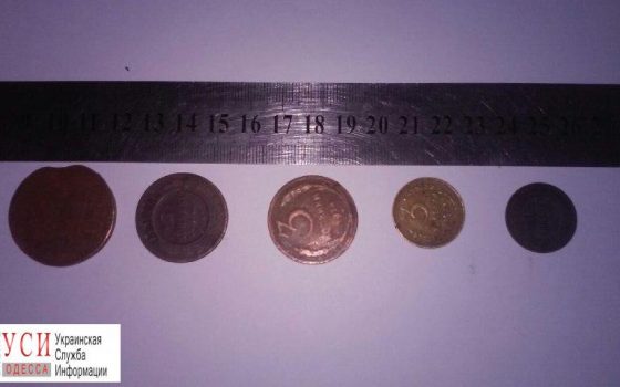 Одесские пограничники задержали молдованина со старинными монетами (фото) «фото»