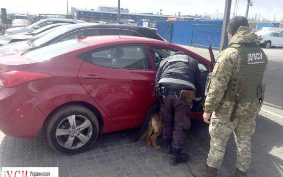 В Одесский порт из Нью-Йорка прибыл автомобиль с амфетамином в бардачке (фото) «фото»