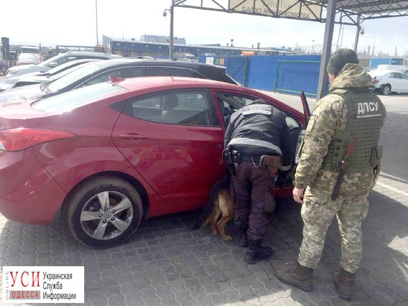 В Одесский порт из Нью-Йорка прибыл автомобиль с амфетамином в бардачке (фото) «фото»